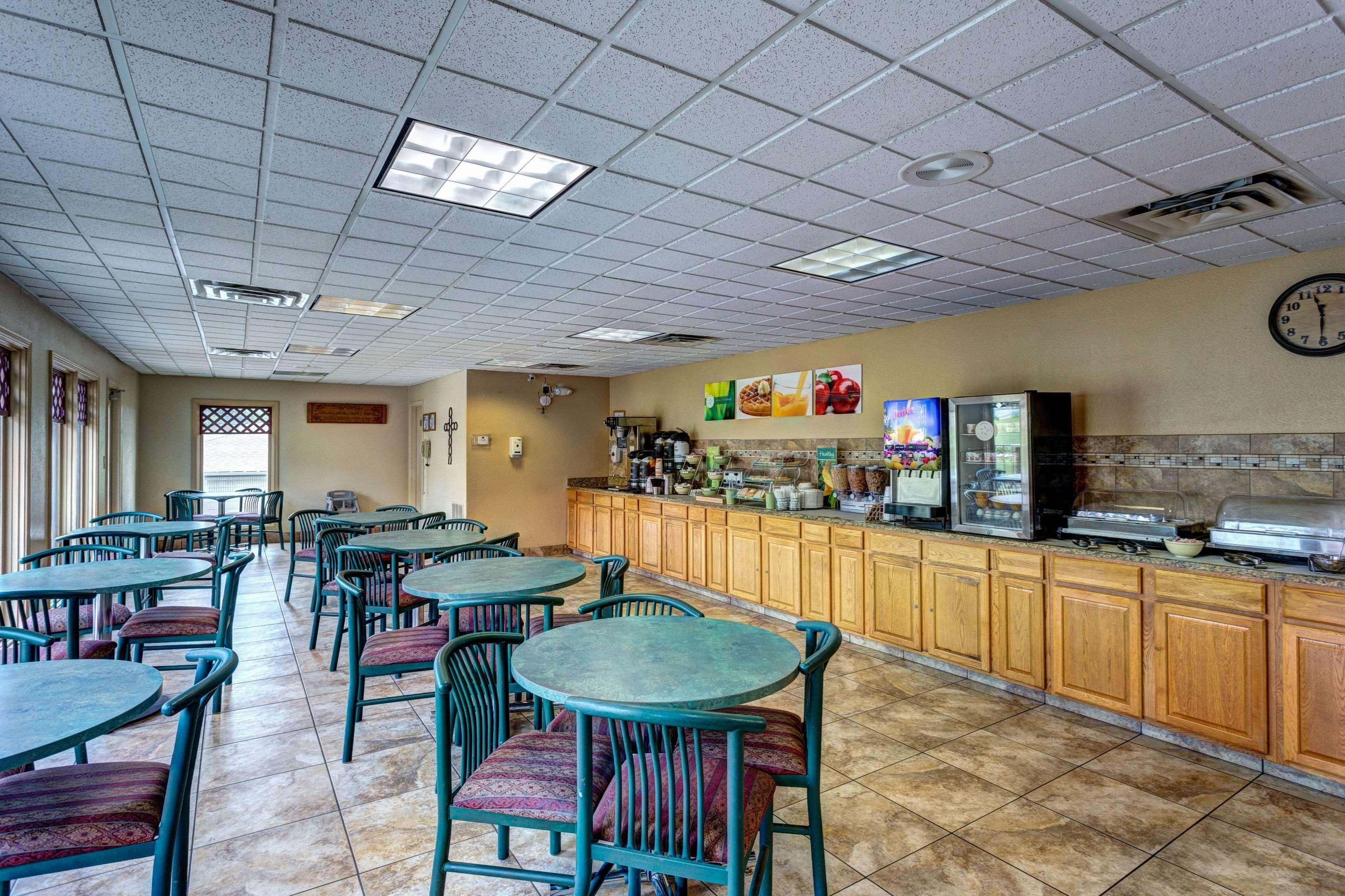 Quality Inn West Branson Exterior photo
