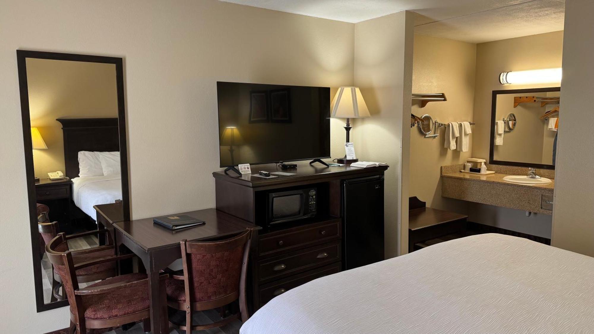 Quality Inn West Branson Exterior photo