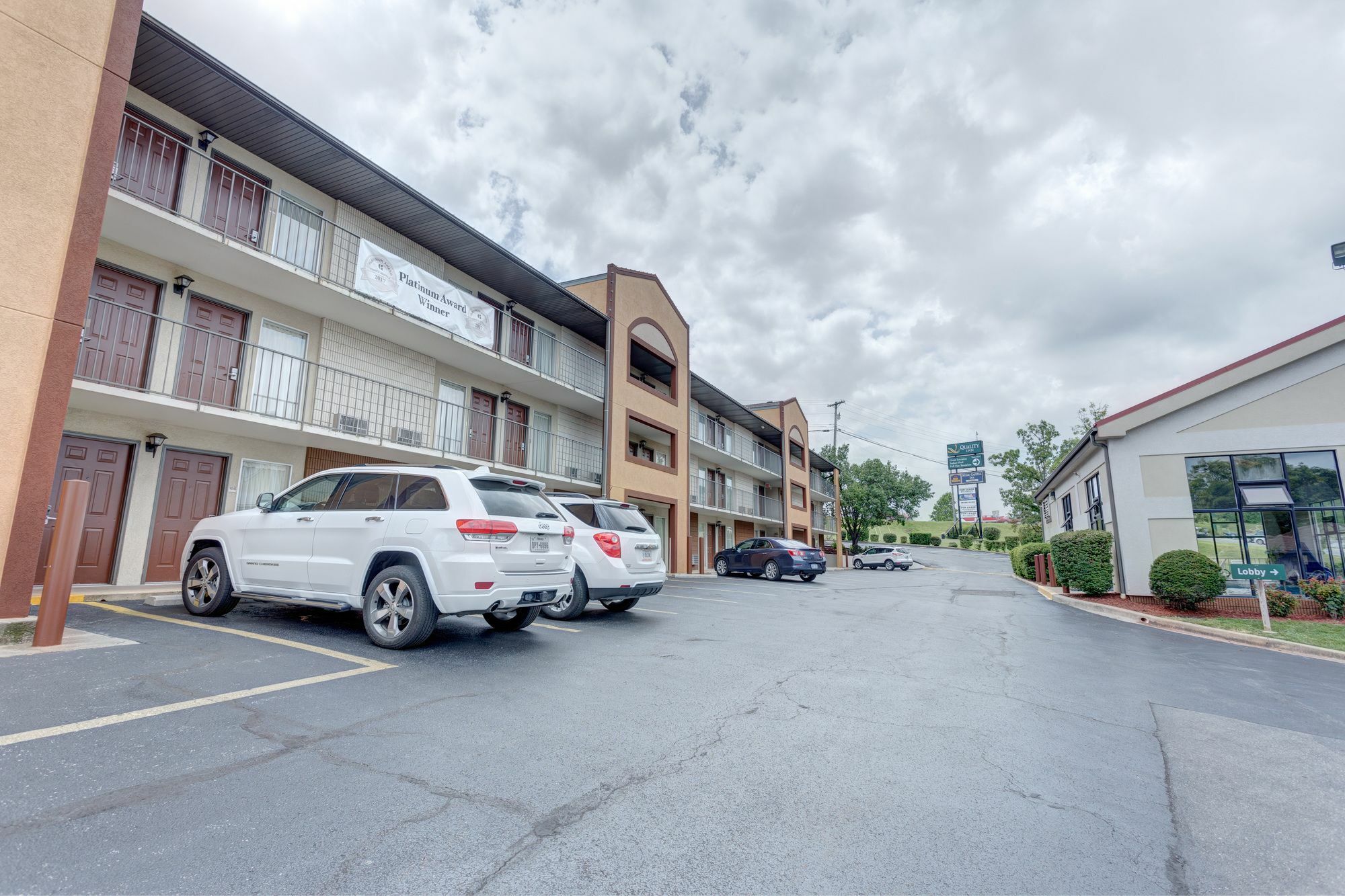 Quality Inn West Branson Exterior photo